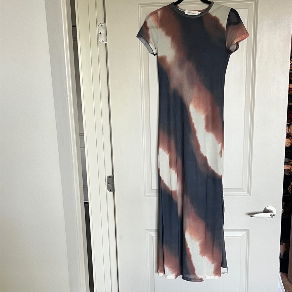 Chic Tie-Dye Maxi Dress in Blue and Brown